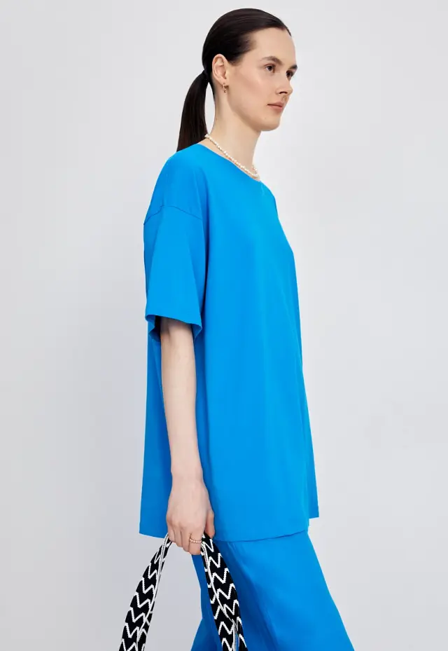 Футболка oversize силуэта