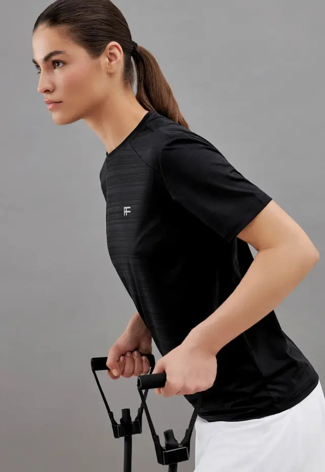 Спортивная футболка из капсулы Sport