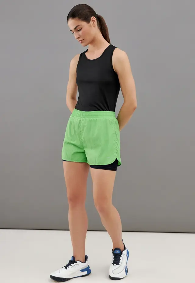 Спортивные шорты из капсулы Sport