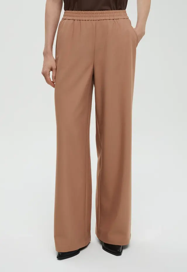 Брюки широкого кроя на резинке