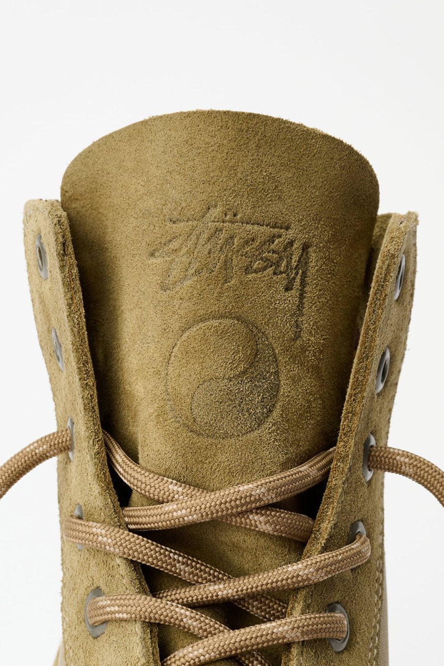 Язычок песочного Lace Up Boot с логотипами